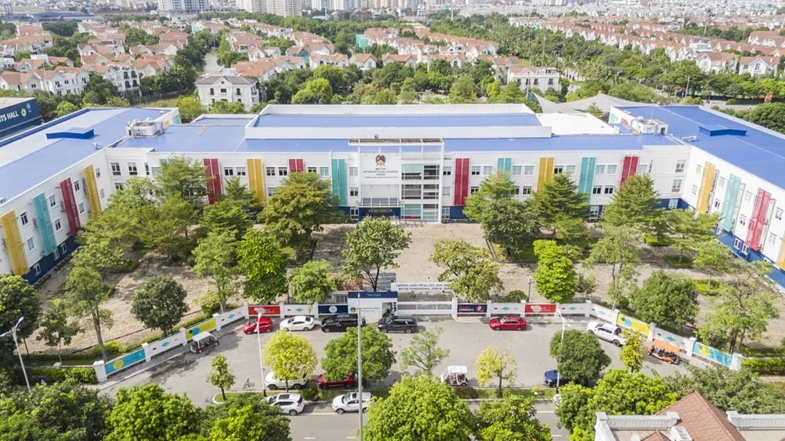 truong-quoc-te-anh-ha-noi--bis-hanoi--1